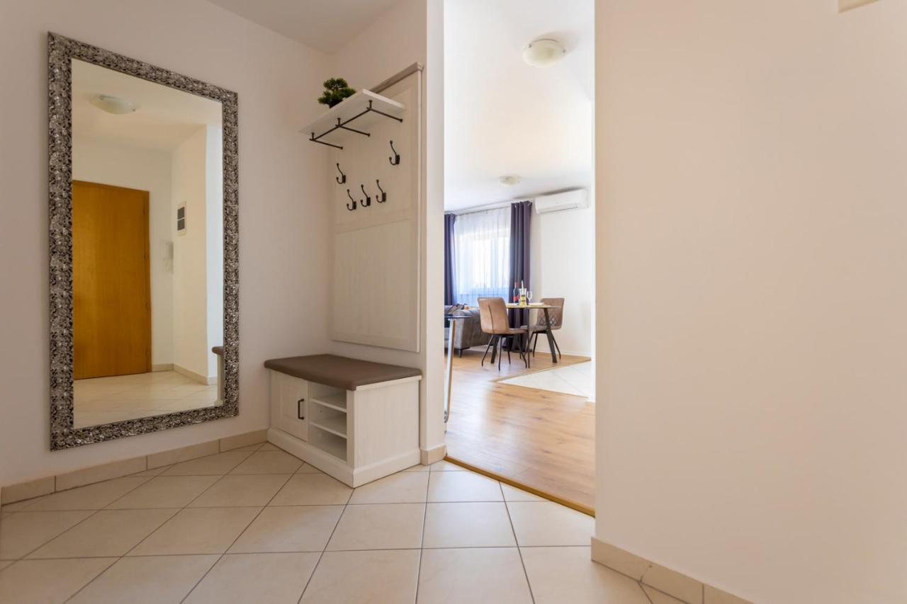 מאלינסקה Apartment Demo מראה חיצוני תמונה