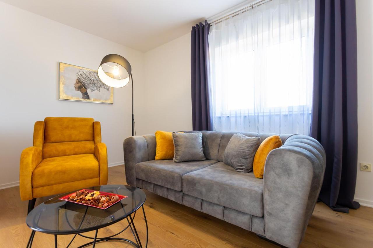 מאלינסקה Apartment Demo מראה חיצוני תמונה