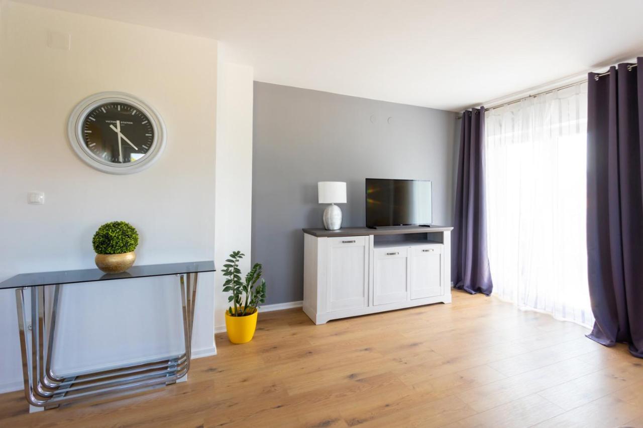 מאלינסקה Apartment Demo מראה חיצוני תמונה