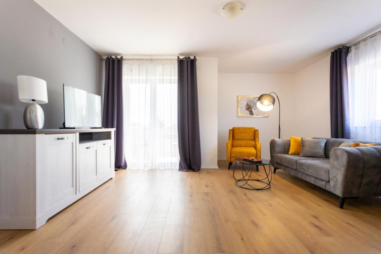 מאלינסקה Apartment Demo מראה חיצוני תמונה